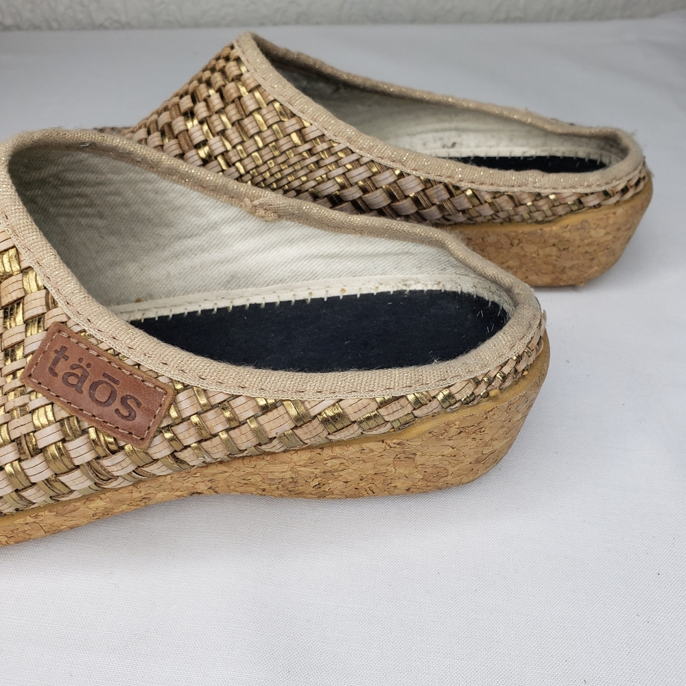 Taos Primeavera Mule Clogs Womens Size 38 EU 7.5 US Biege Metalic Woven Slip On - Picture 9 of 13